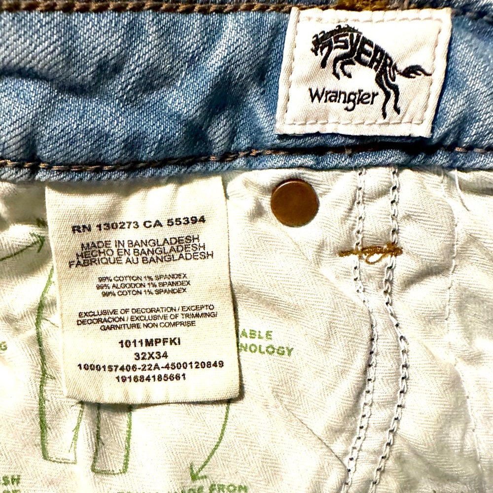 Wrangler Light Blue High-Waist Flare Jeans - Picture 15 of 16